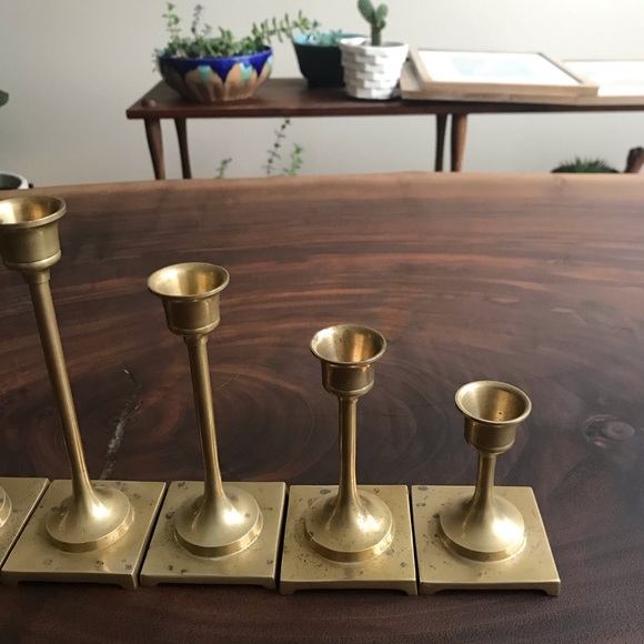 SOLD - Vintage Brass Mid Century Candlesticks / Candleholders - Set of 7 - Picture 9 of 12